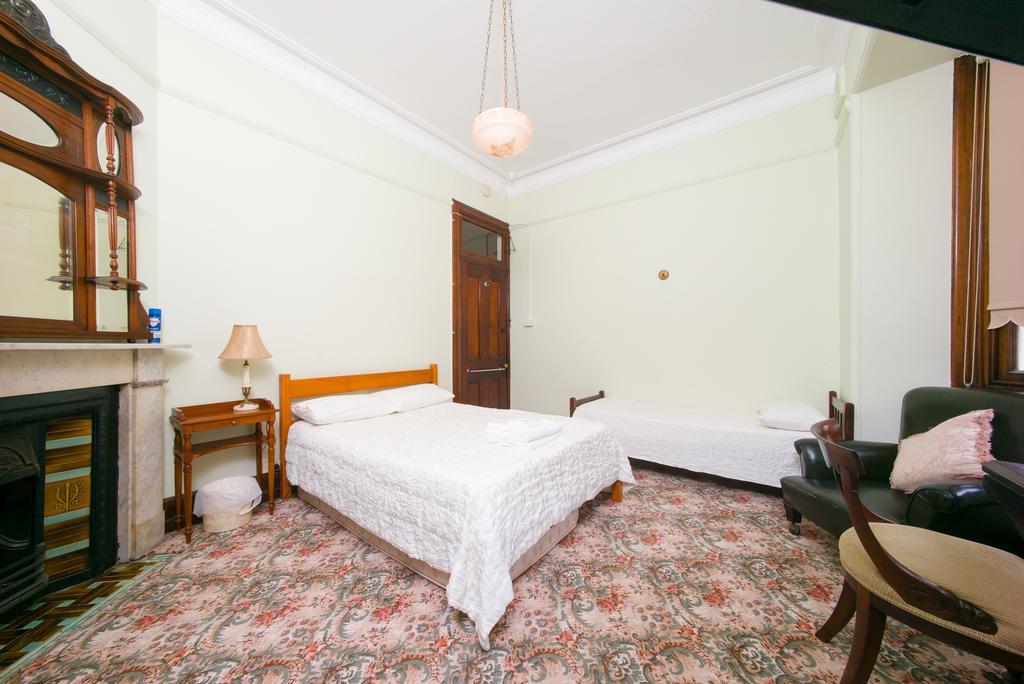 East Sydney Hotel Room photo